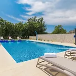 In Butkovici With Pool Near Pula *