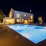 Вилла In Butkovici With Pool Near Pula