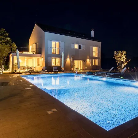 빌라 In Butkovici With Pool Near Pula